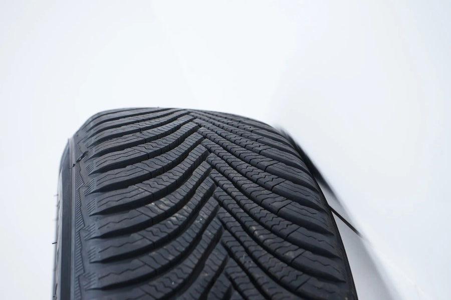 Roues et pneus hiver 16 pouces pour Mercedes Classe AB W177 W247