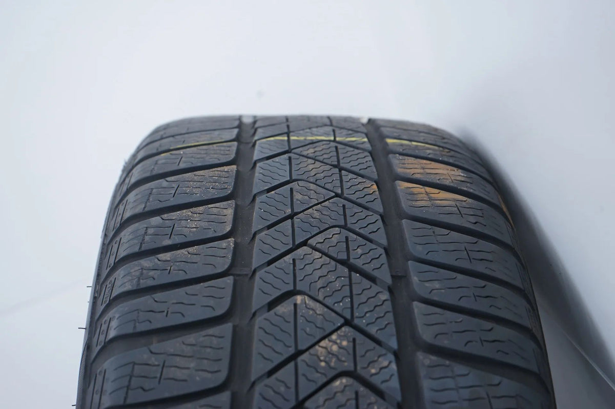 Mercedes C-Class W206 winter tires/wheels 225/45/18 inch Detail view 10