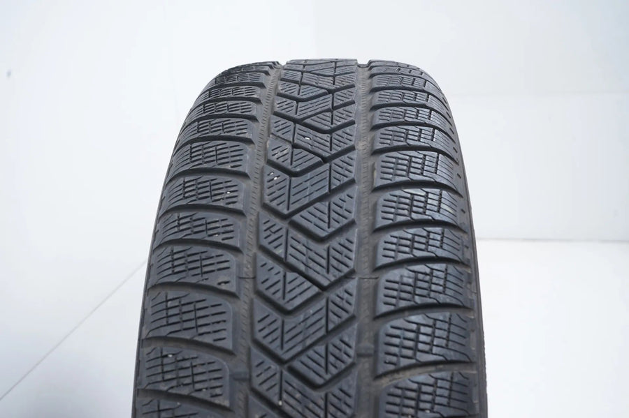 2x Winterreifen Pirelli Scorpion Winter 235 65 R17 104H DOT21/20 MO 5mm