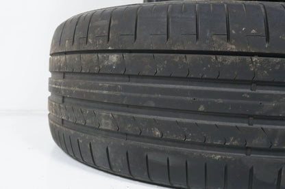 2 pneus été Pirelli DOT20 255/45/19 pouces, profondeur de sculpture d'environ 5,5 mm.