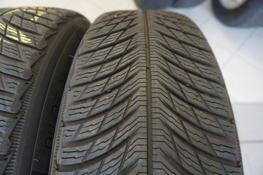 Cerchi in lega invernali originali Mercedes GLA H247 GLB X247 con ruote e pneumatici invernali 6 mm 215 6