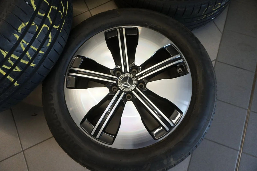 Jantes alu, pneus été, roues complètes 235 55 18 d'origine Mercedes EQA EQB X243 H243