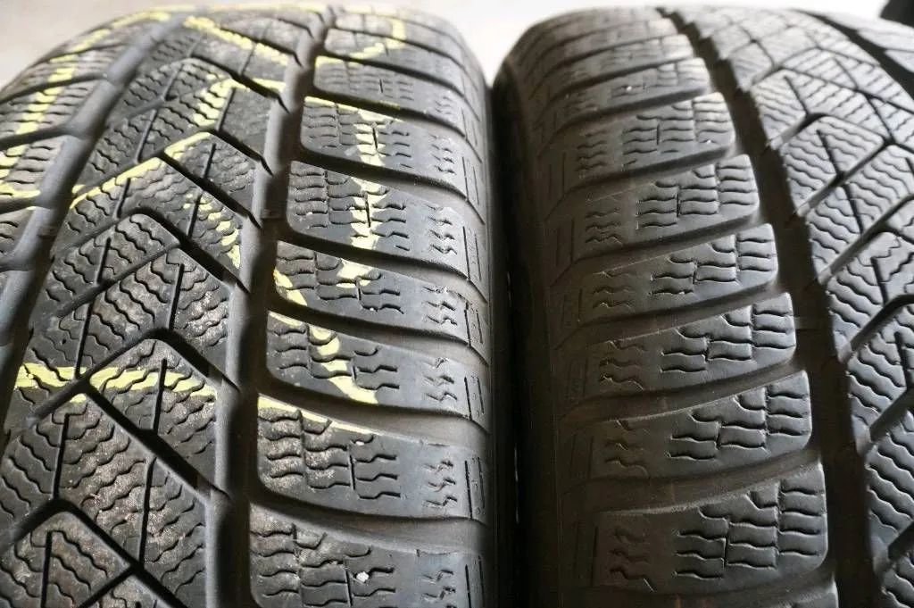 Original Mercedes E Klasse W213 S213 18 Zoll Alufelgen Winterräder Winterreifen Detailansicht 15