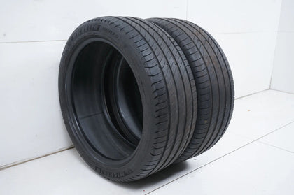 2 x pneus été Michelin 205 45 17 pouces DOT21 environ 4 mm