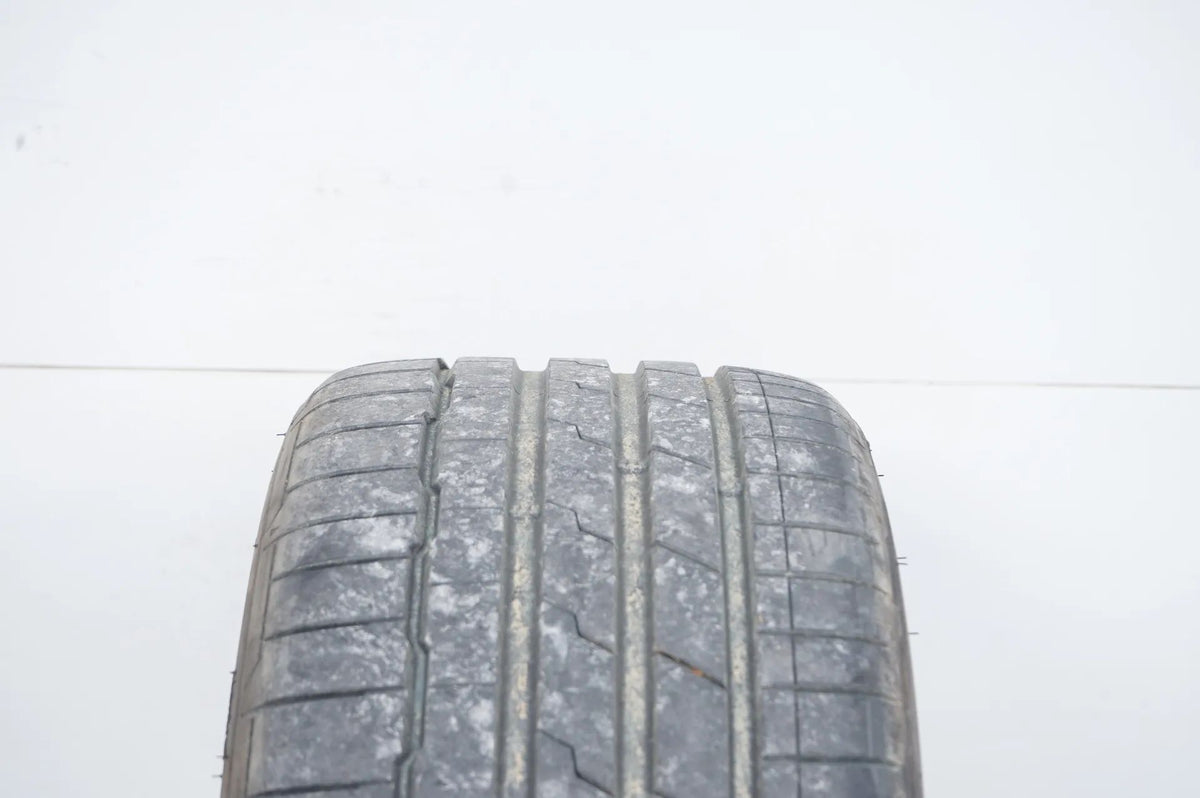 1x Hankook summer tire 235 35 19 inch DOT24 approx. 6 mm MO Detailansicht 4