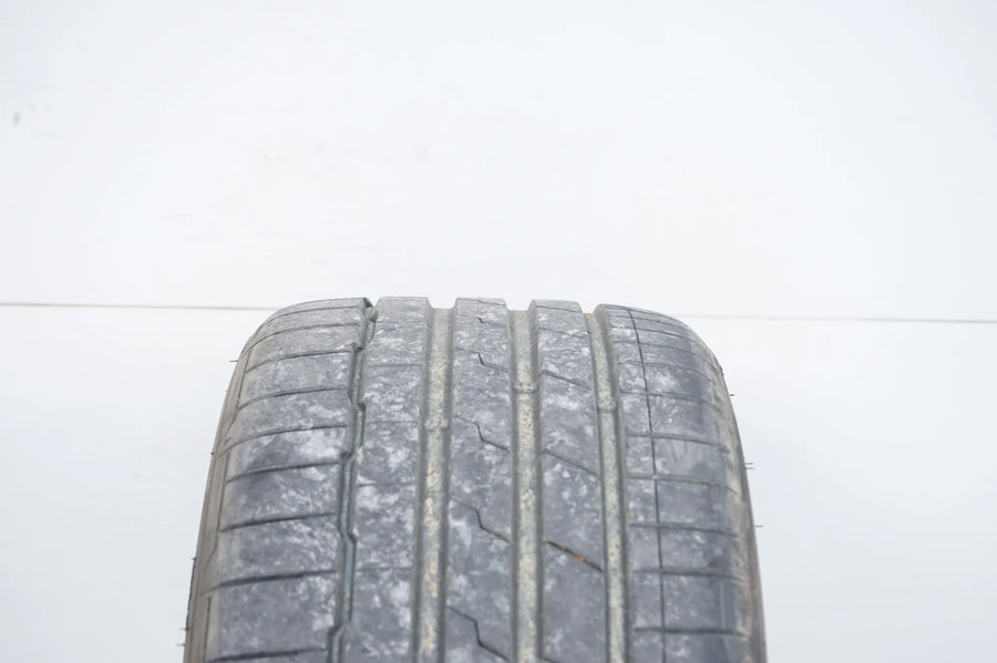 1x Hankook summer tire 235 35 19 inch DOT24 approx. 6 mm MO