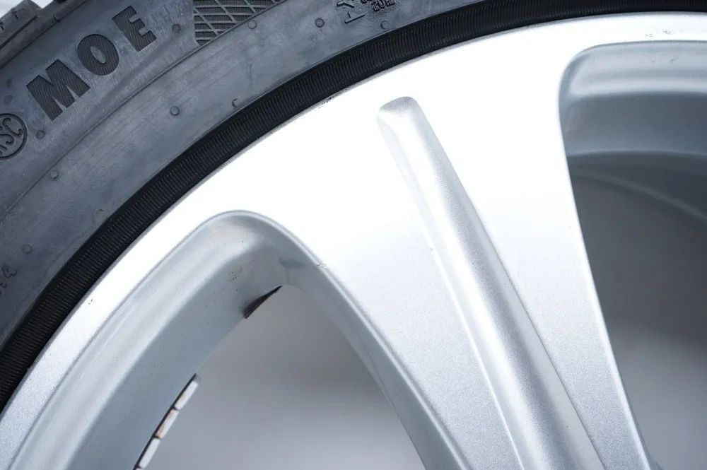 Mercedes E Klasse W213 Winterräder Winterreifen 245 45 18 Zoll Detailansicht 5