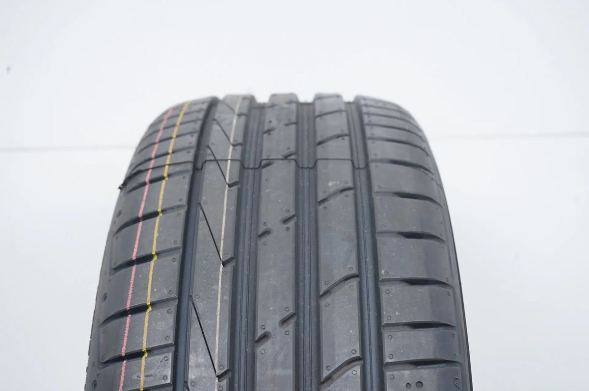 1 x DEMO Sommerreifen Hankook 225 45 18 Zoll DOT23 MO RFT Detailansicht 4