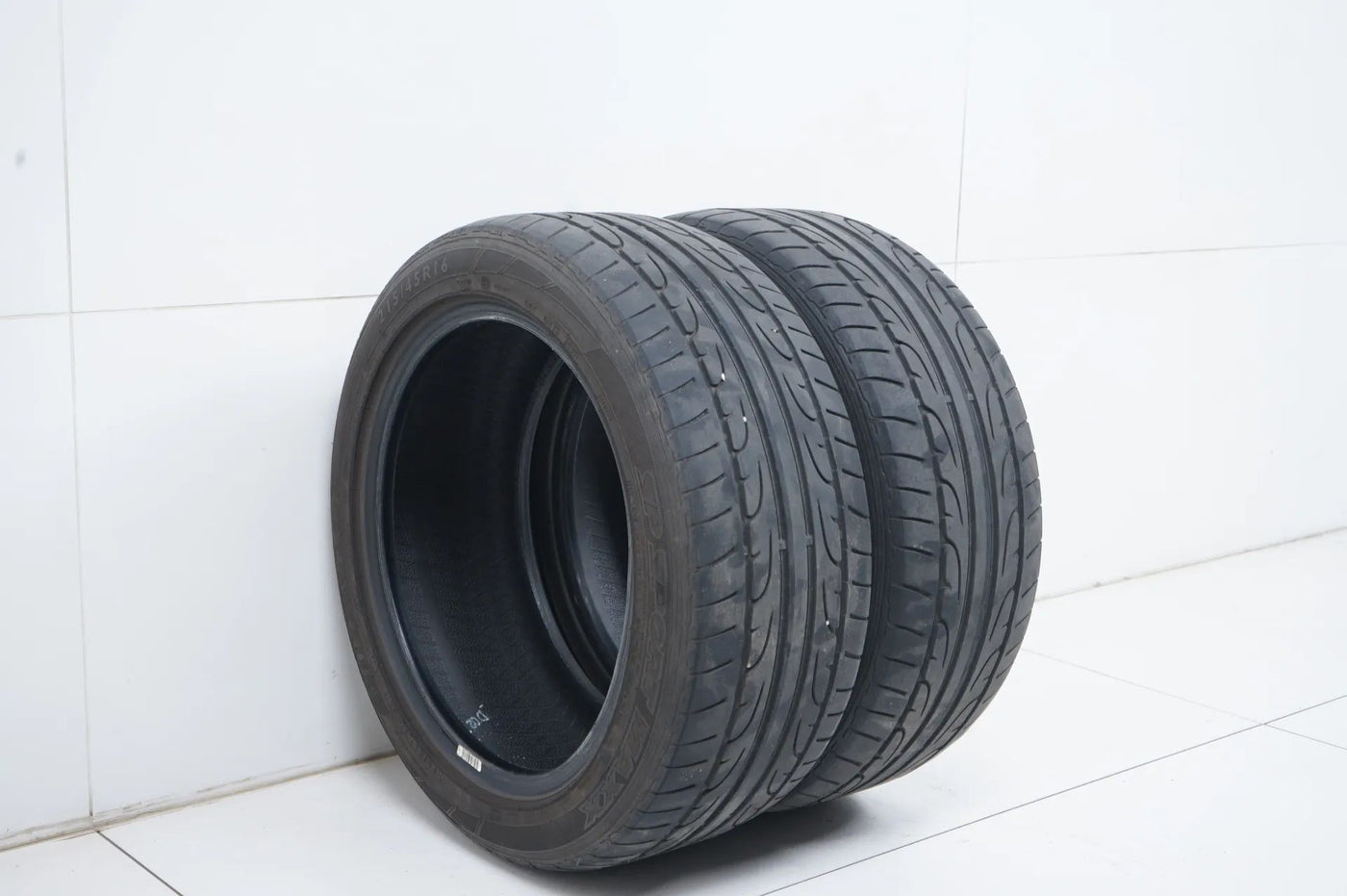 2 x Dunlop summer tires 215 45 16 inch DOT16 approx. 4 mm tread depth