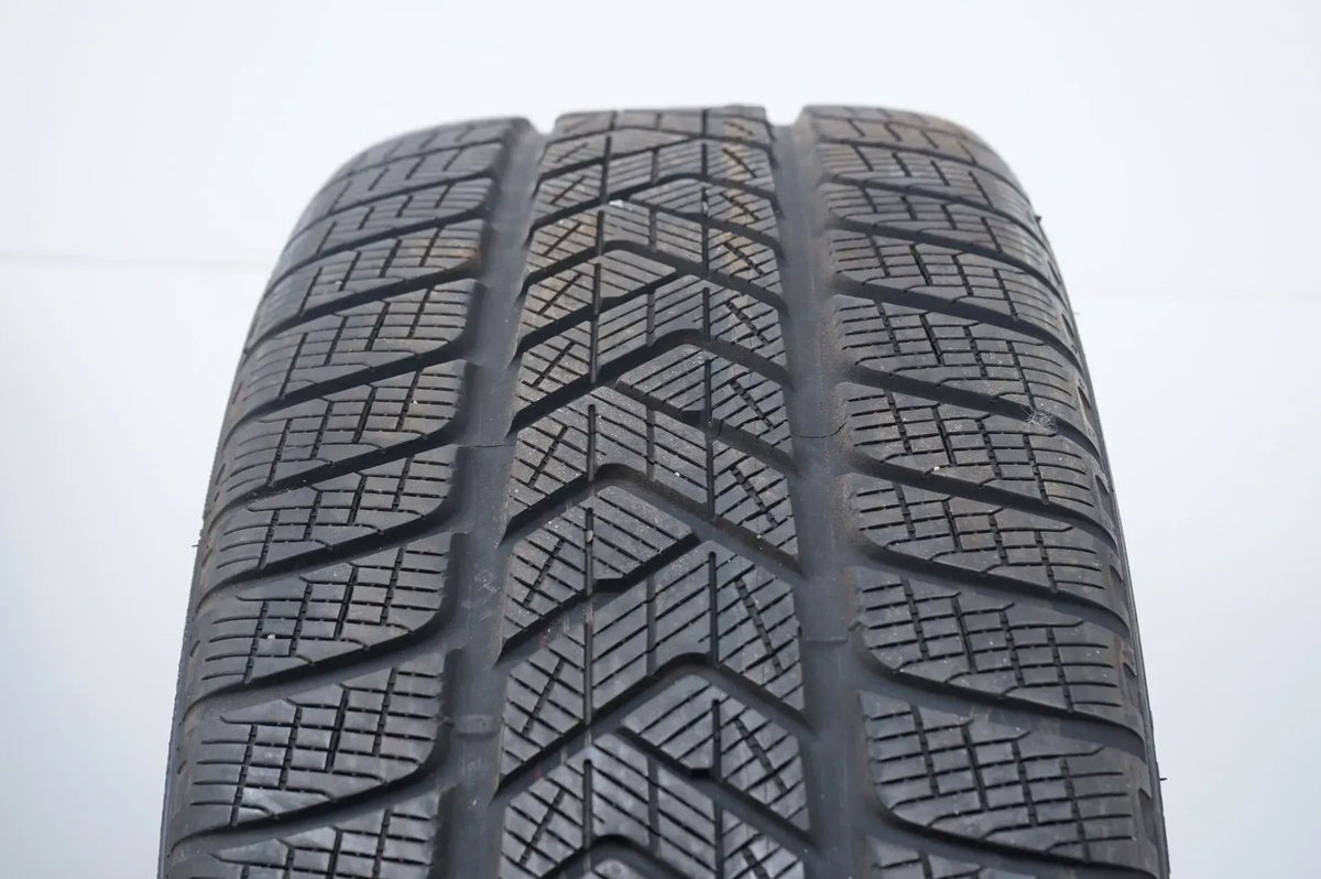 Original Mercedes EQC Alloy Wheels Winter Tires Winter Wheels 6-7mm 235 55 255 50 R19 Detailansicht 10