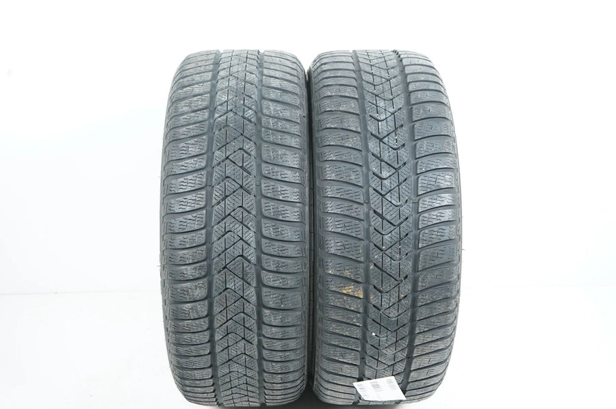 2x Pneus hiver Pirelli 245 40 19 pouces DOT18 env. 6mm MO Bmw* RFT