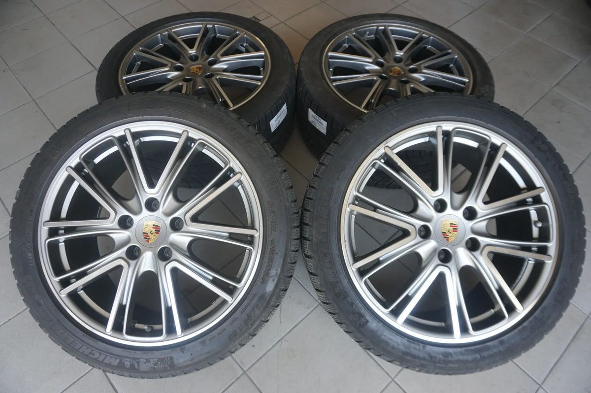 Original Porsche Panamera 971 20 Zoll Alufelgen Winterräder Winterreifen Detailansicht 2