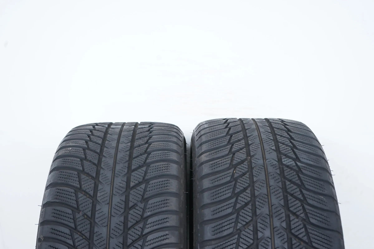 2 x Winterreifen Bridgestone LM 001 225 45 18 Zoll DOT23 ca.6 mm Detailansicht 4