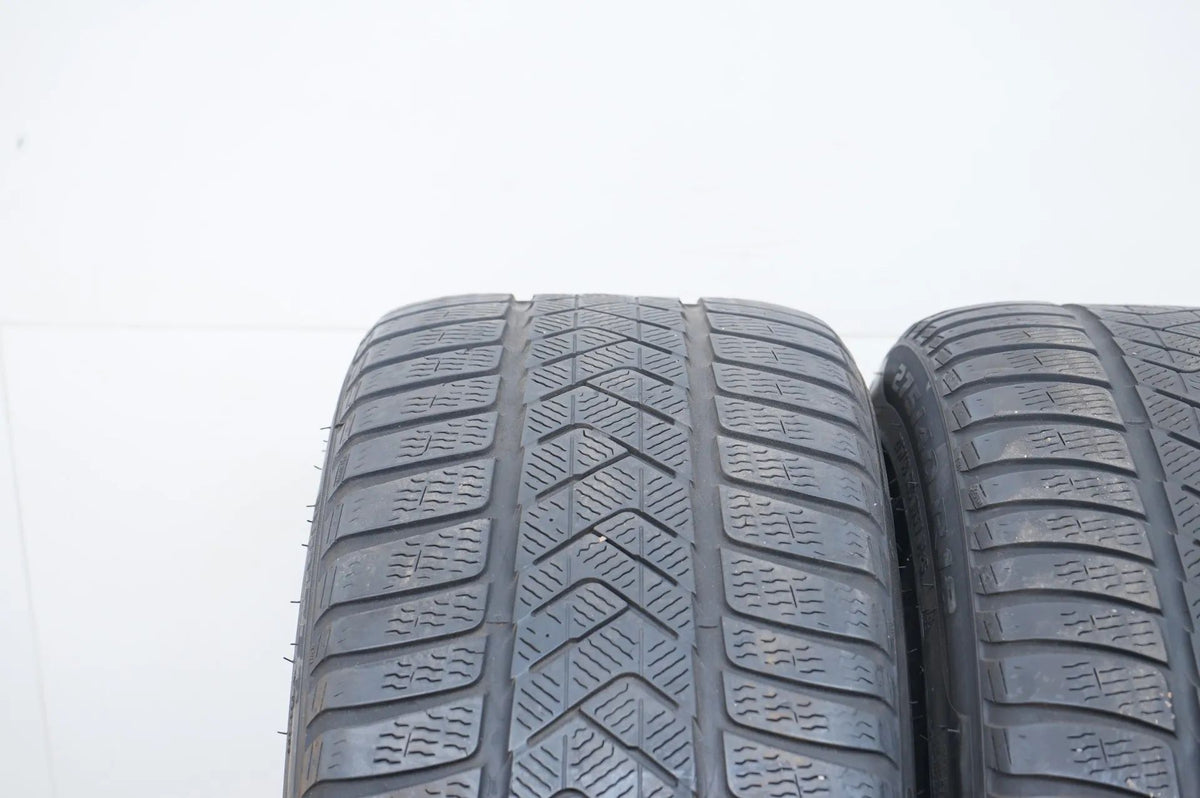 2x Winterreifen 275 40 18 Zoll Pirelli ca.4 mm DOT20/19 MO Detailansicht 4
