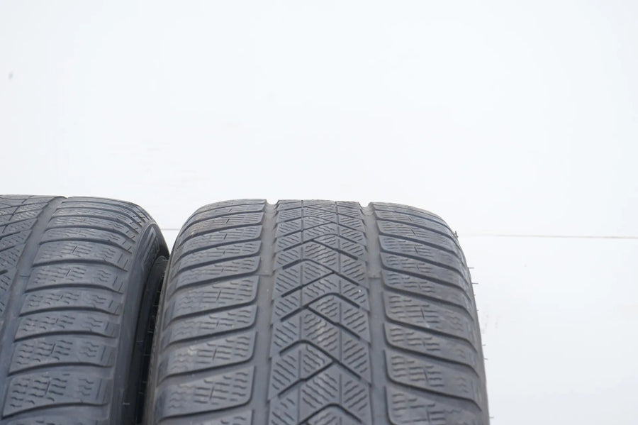 2x Winterreifen 275 40 18 Zoll Pirelli ca.4 mm DOT21/19 MO