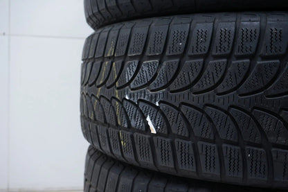 4x pneumatici invernali Bridgestone 235 60 18 pollici DOT19/18 MO circa 4mm