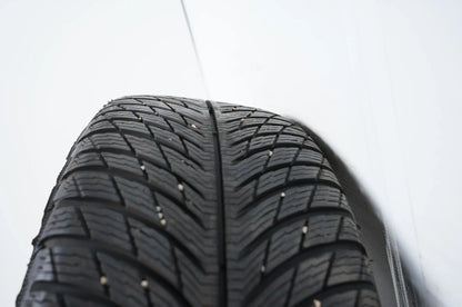 Mercedes A45 CLA45 W177 C118 Allwetterräder mit neuen Allwetterreifen 18 Zoll