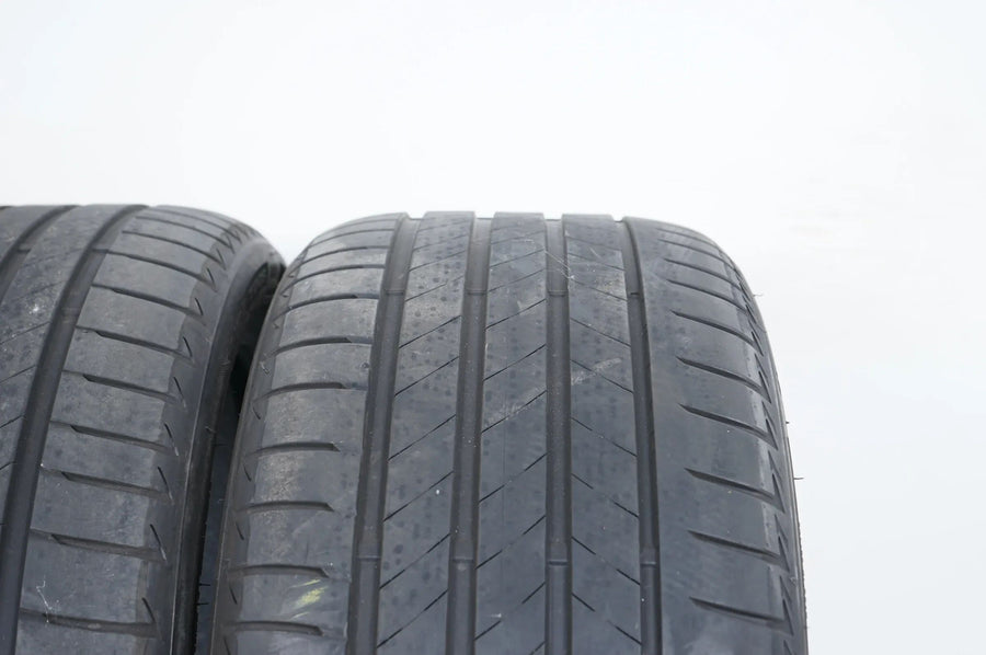 2x zomerbanden Bridgestone 285 35 20 inch R20 DOT21 ca.6mm MO