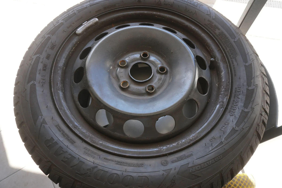 Original Audi A3 8P Stahlfelgen Winterräder Winterreifen 205 55 R16 91H 2024 8mm Vue détaillée 4