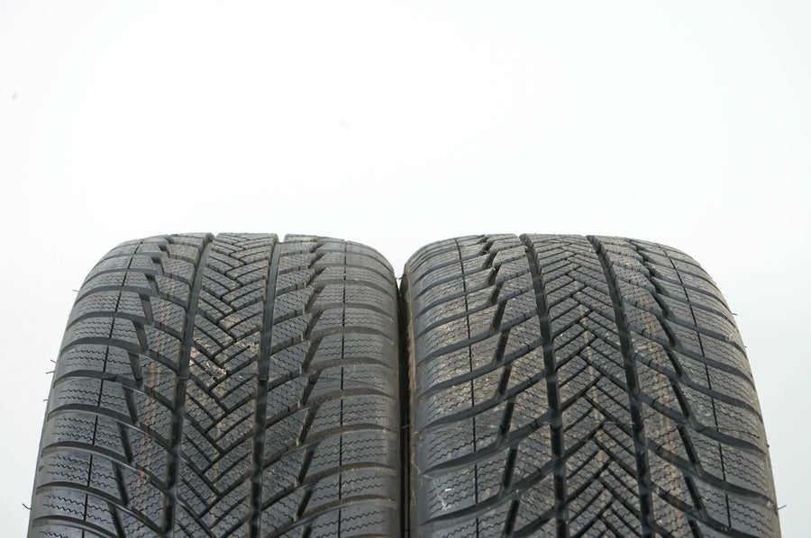 2 X 235 45 R20 96H Winterreifen Bridgestone Blizzak LM001 MO 2019 8mm