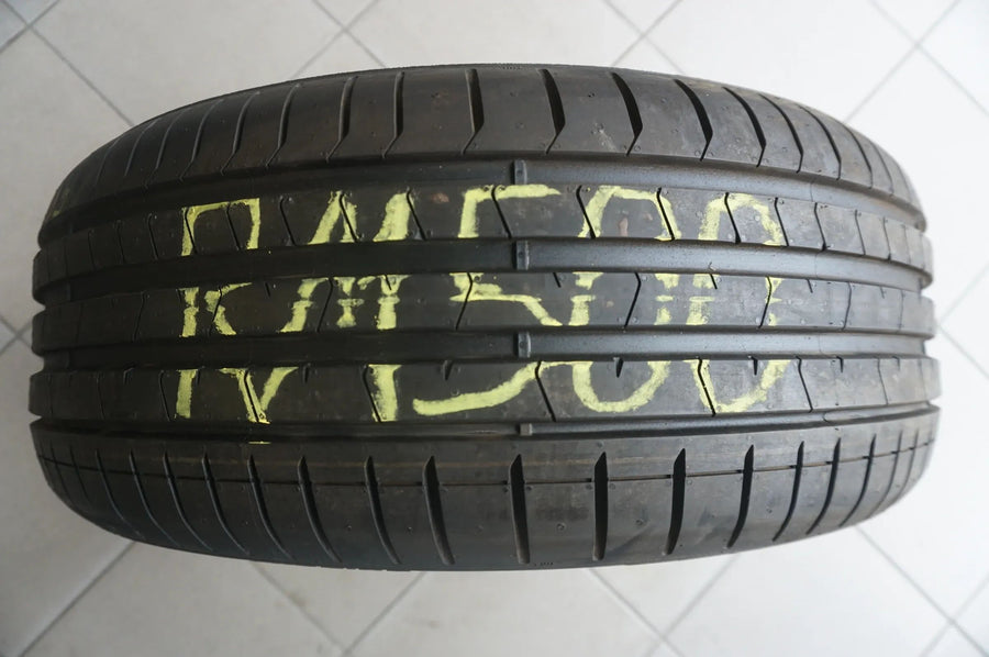 1 X 225 40 R19 93W Pneu été Pirelli P Zero PZero MO 6,5mm 2017