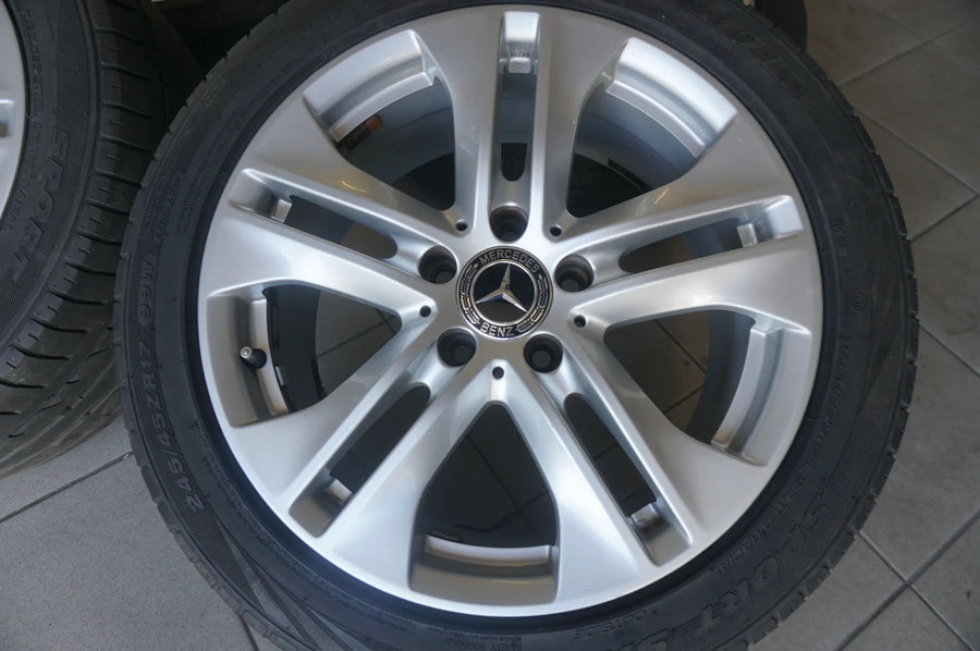 Jantes en alliage léger d'origine Mercedes Classe E W212 S212 17 pouces avec pneus été A2124010902