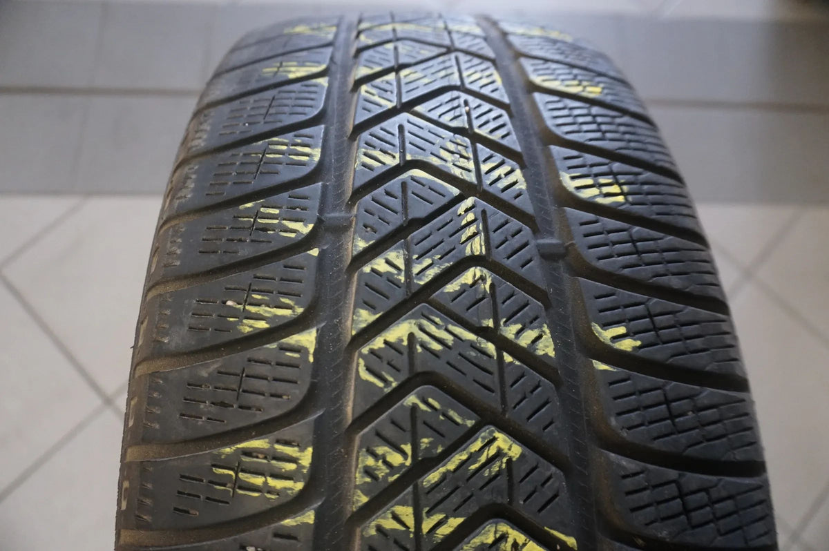 1 X 235 60 R18 103H Winterreifen Pirelli Scorpion Winter MO 2018 5mm Detailansicht 2