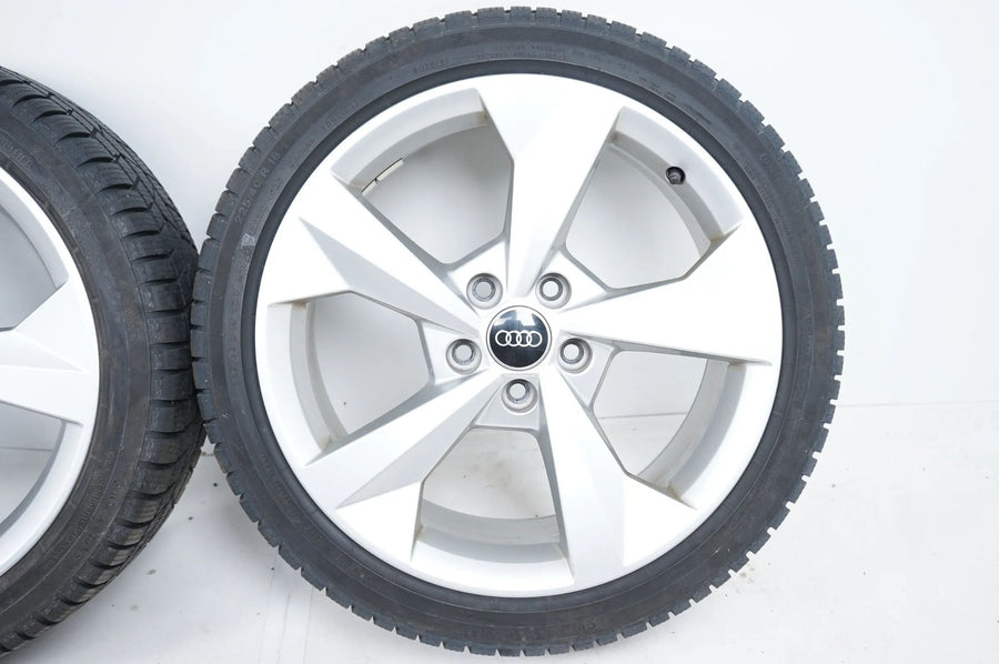 Audi A3 8Y Allwetterräder mit neuen Allwetterreifen 225 40 18 Zoll 8Y0601025j