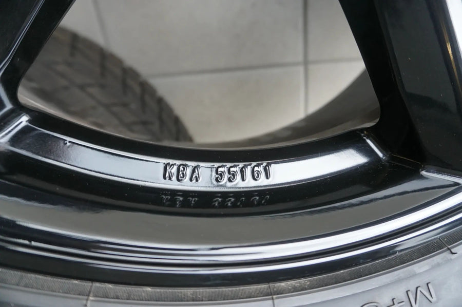BMW Serie 5 G60 G61 cerchi in lega da 18 pollici ruote invernali pneumatici invernali 225 55 R18 2024 8mm