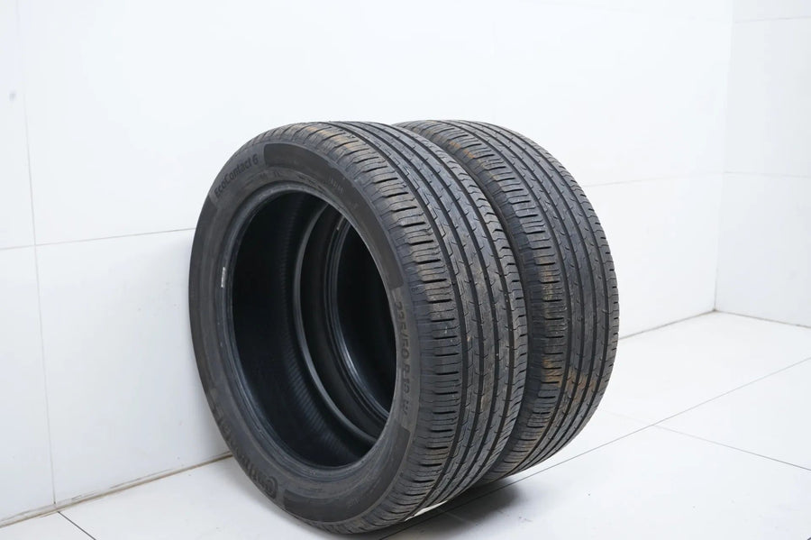 2 x Continental summer tires 235 50 19 inch DOT22/21 approx. 5mm tread depth