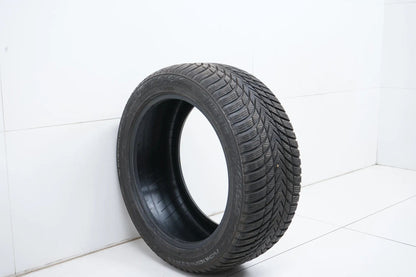 1x Nokian winter tire 255 45 19 inch approx. 6 mm DOT23