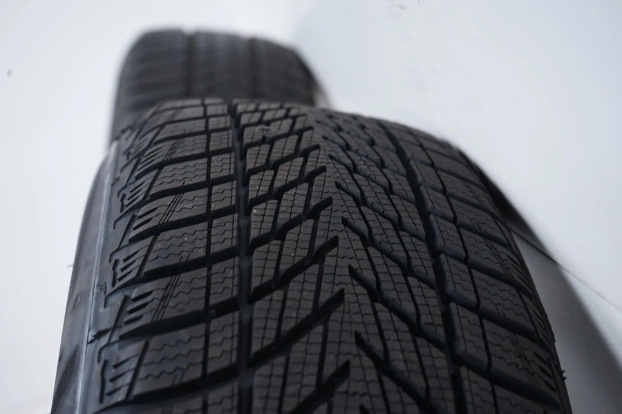 BMW řada 3 G20 G21 zimní pneumatiky zimní kola 205 60 16 palců