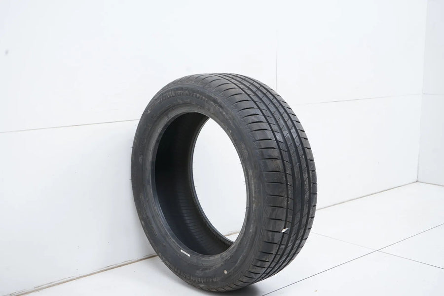 1x Summer tire 225 50 17 inch Bridgestone DOT19 approx. 5m BMW* RFT