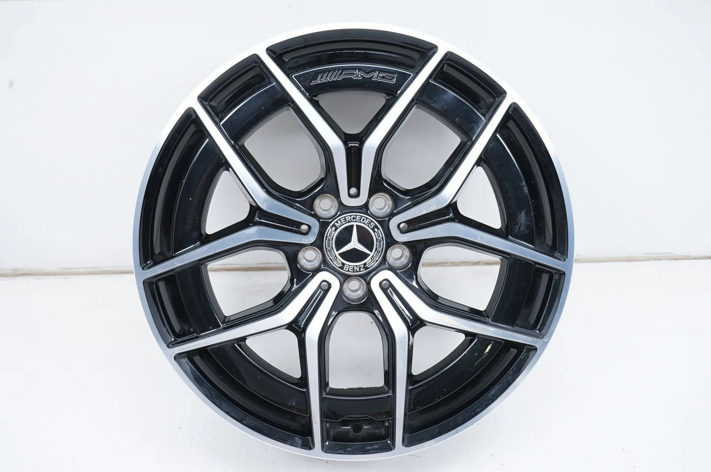 1 x Jante alliage neuve Mercedes Classe E W213 19 pouces A2134016500 8J