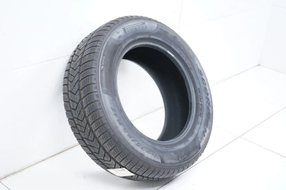 1x Winterreifen Pirelli 235 65 17 Zoll DOT20 MO ca.7 mm