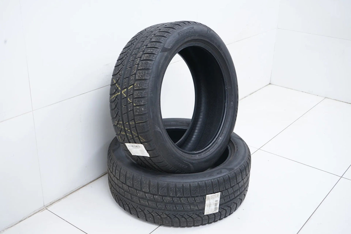 2x Pirelli winter tires 235 50 19 inch approx. 4 mm tread depth DOT19 MO Detail view 3