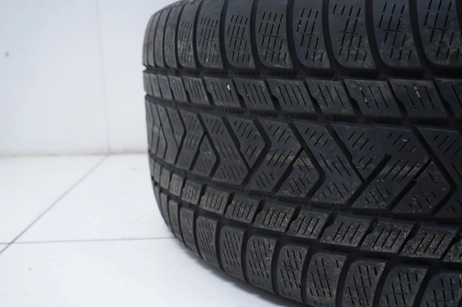 2 x Winter tires 275 50 20 inch Pirelli DOT20 MO 4mm