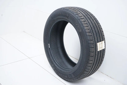 1 x Michelin all-weather tire 235 55 19 inch DOT23 approx. 7mm MO