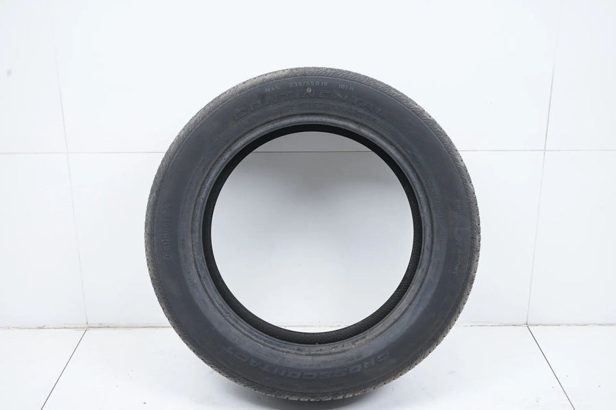 1 x Continental all-weather tire 235 55 19 inch DOT19 approx. 7mm tread depth