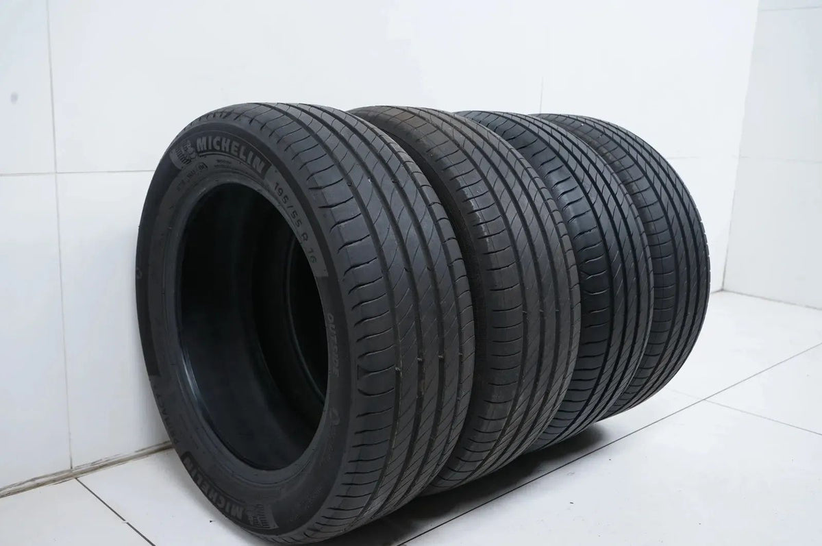 4 x pneus été Michelin Primacy 4 195 55 16 pouces DOT23 env.7mm