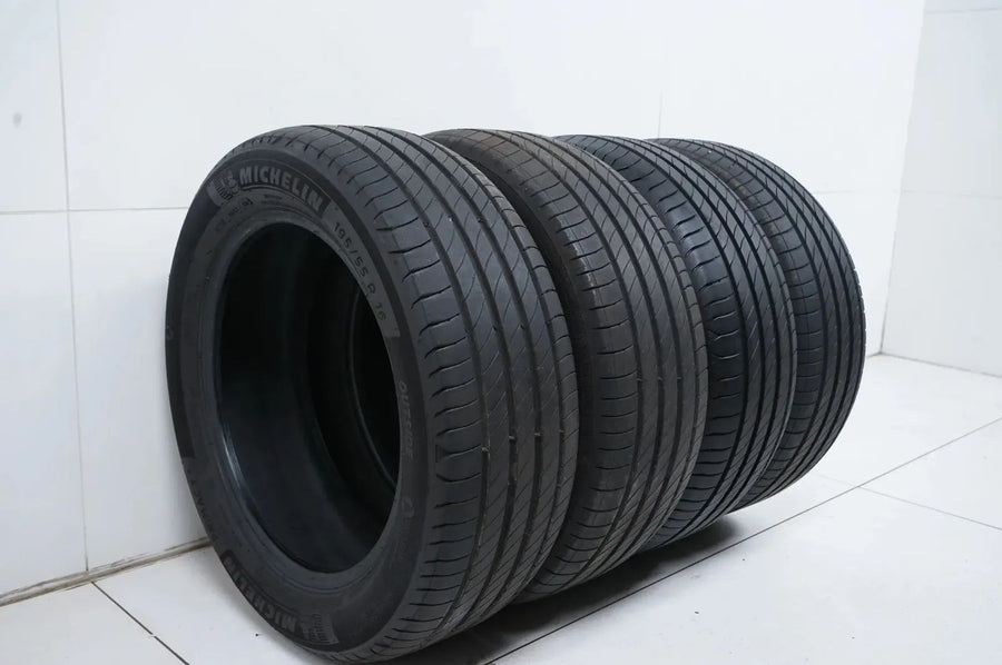 4 x pneus été Michelin Primacy 4 195 55 16 pouces DOT23 env.7mm