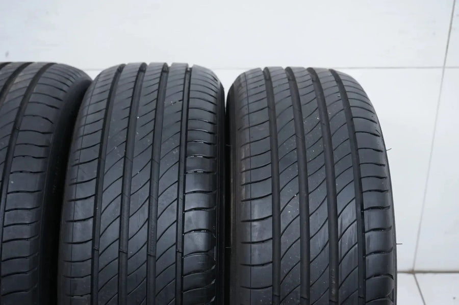 4 x pneus été Michelin Primacy 4 195 55 16 pouces DOT23 env.7mm