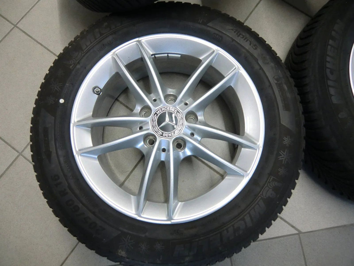 Jantes en aluminium, pneus hiver, roues hiver d'origine Mercedes Classe A W177, Classe B, CLA Detailansicht 4