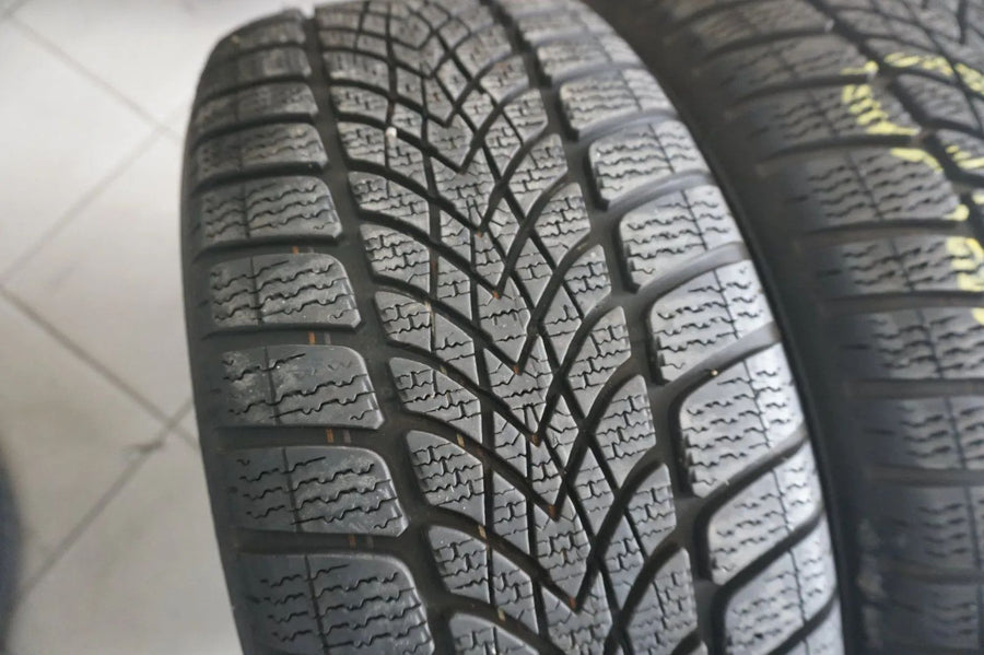 Original Mercedes C-Klasse W205 S205 Alufelgen Winterräder Winterreifen 7mm 2020