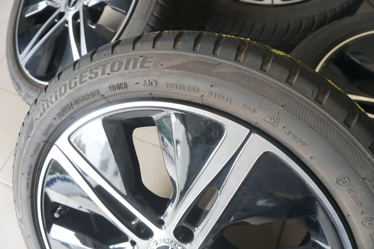 Cerchi in lega originali Mercedes Classe A W177 Classe B CLA, pneumatici invernali 225 45 R18 Visualizzazione dettagliata 3