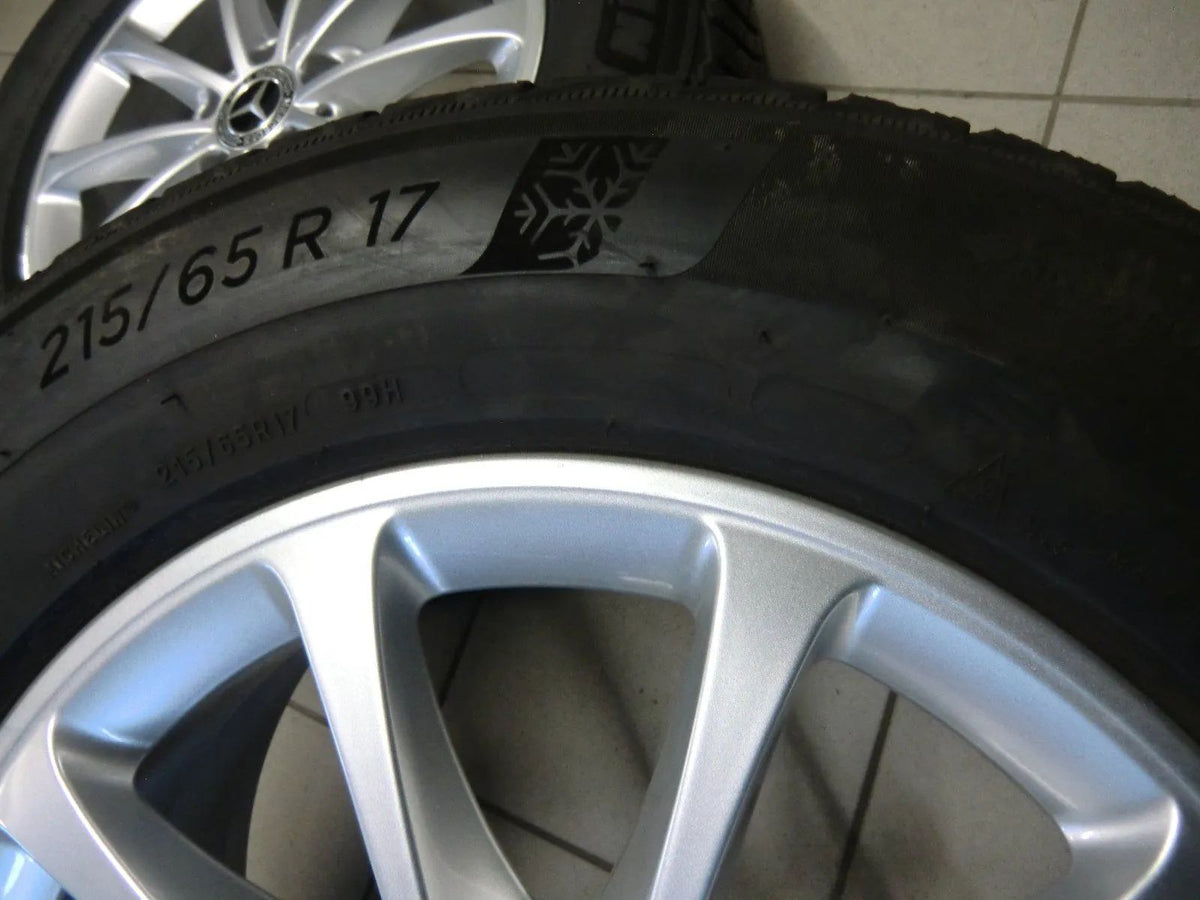 Originele Mercedes GLA H247 GLB X247 lichtmetalen velgen winterbanden 215 65 R17 6mm Detailweergave 7