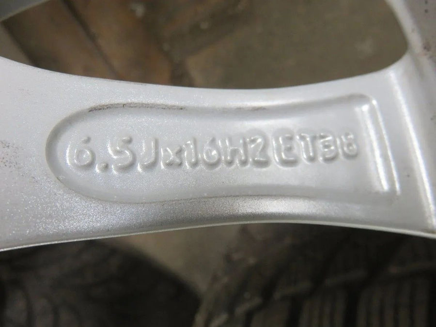 Original Mercedes Classe C W205S205 Roues hiver Pneus hiver 205 60 R16 6mm