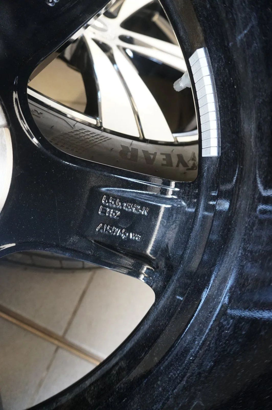 Originální hliníkové disky Mercedesu třídy C W206 S206 letní pneumatiky 225 45 245 40 R18