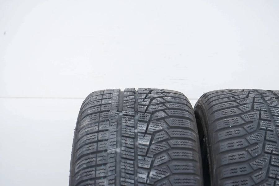 2x pneus hiver Hankook 205 55 17 pouces environ 4 mm DOT23 MO