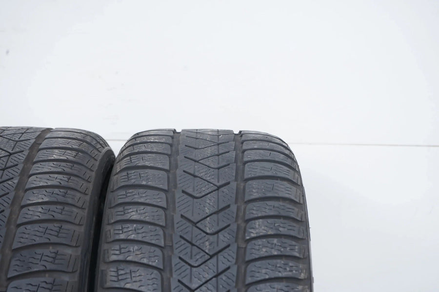 2 x Pirelli winter tires 225/45 R18 inch DOT21 approx. 4mm MO RFT